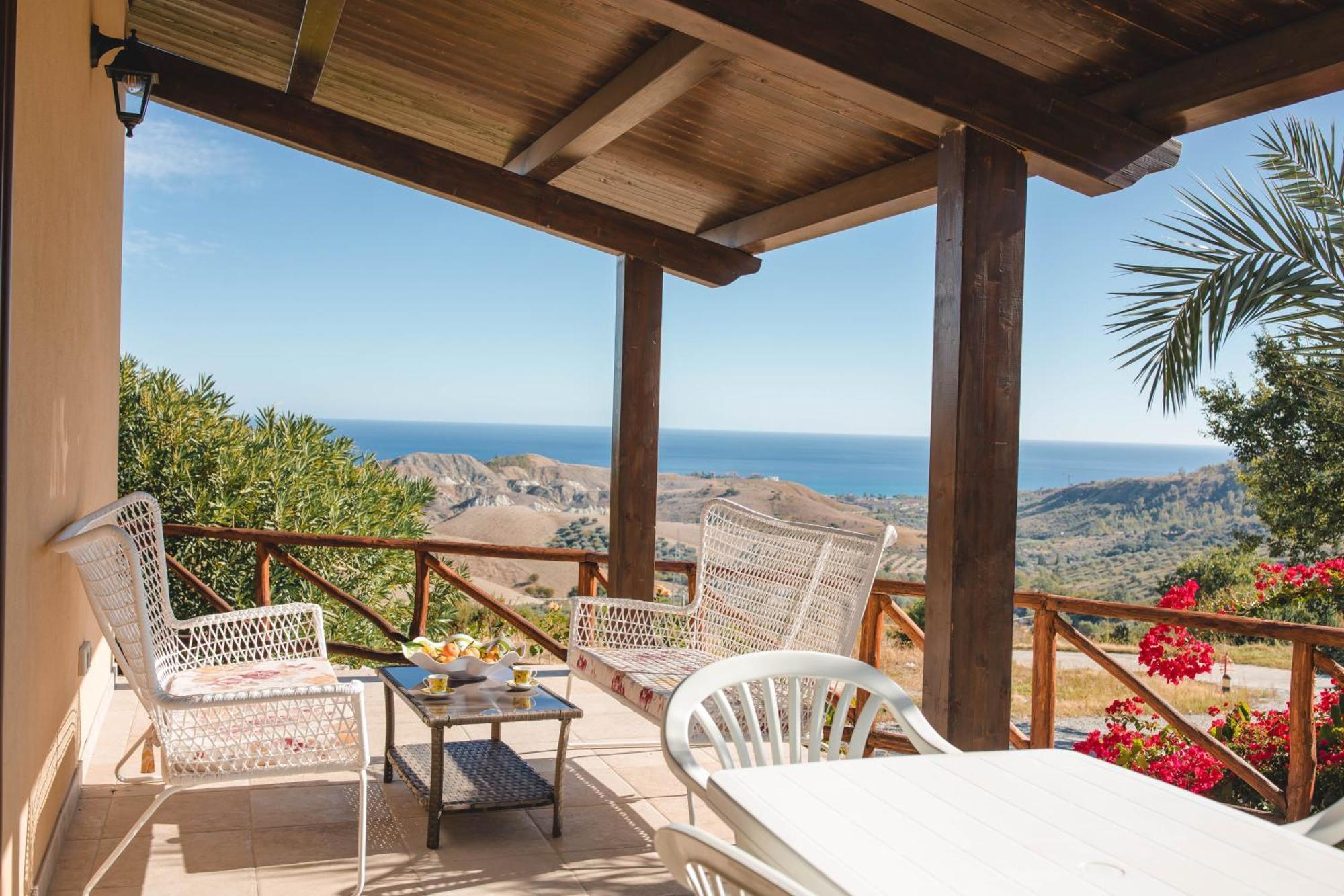 Calami - Villa Romeo - Private Apartments With Pool, Seaview & Olive Grove Santa Caterina Dello Ionio Marina Экстерьер фото